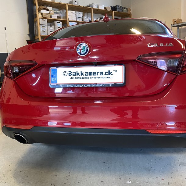 Alfa Romeo Giulia - Bakkamera lsning